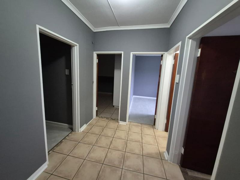 To Let 4 Bedroom Property for Rent in Da Nova Western Cape